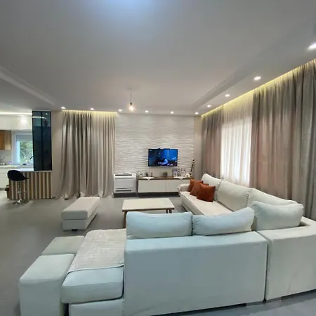Aron Holiday home *